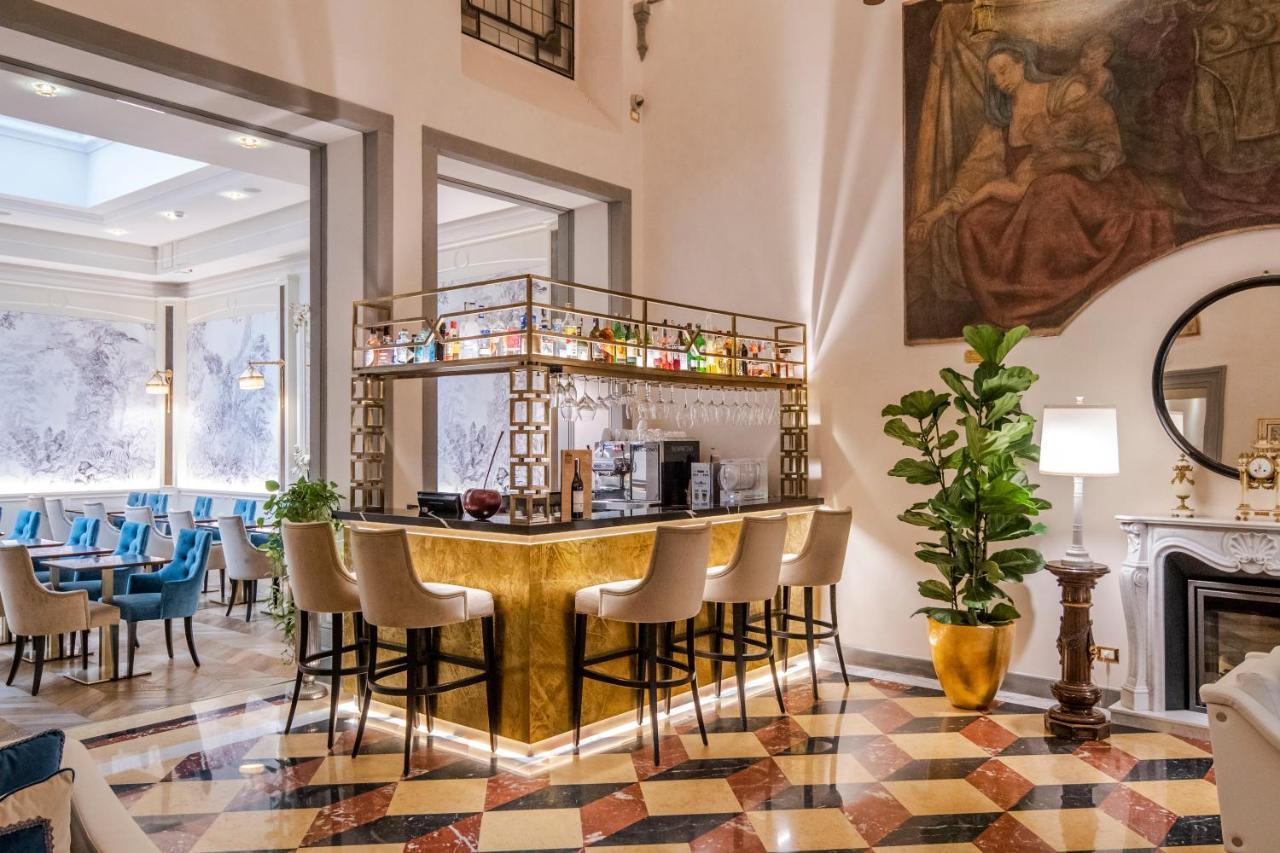 Golden Tower Hotel & Spa Florence Luaran gambar The bar at the hotel