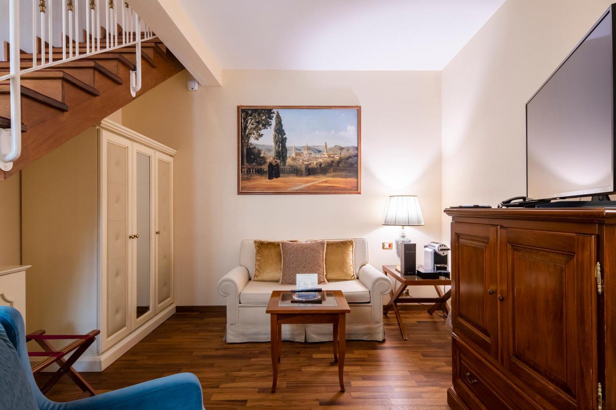 Golden Tower Hotel & Spa Florence Luaran gambar A room at the hotel