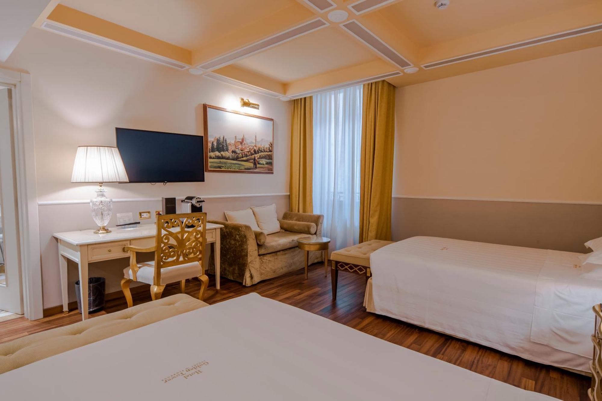 Golden Tower Hotel & Spa Florence Luaran gambar A room at the hotel