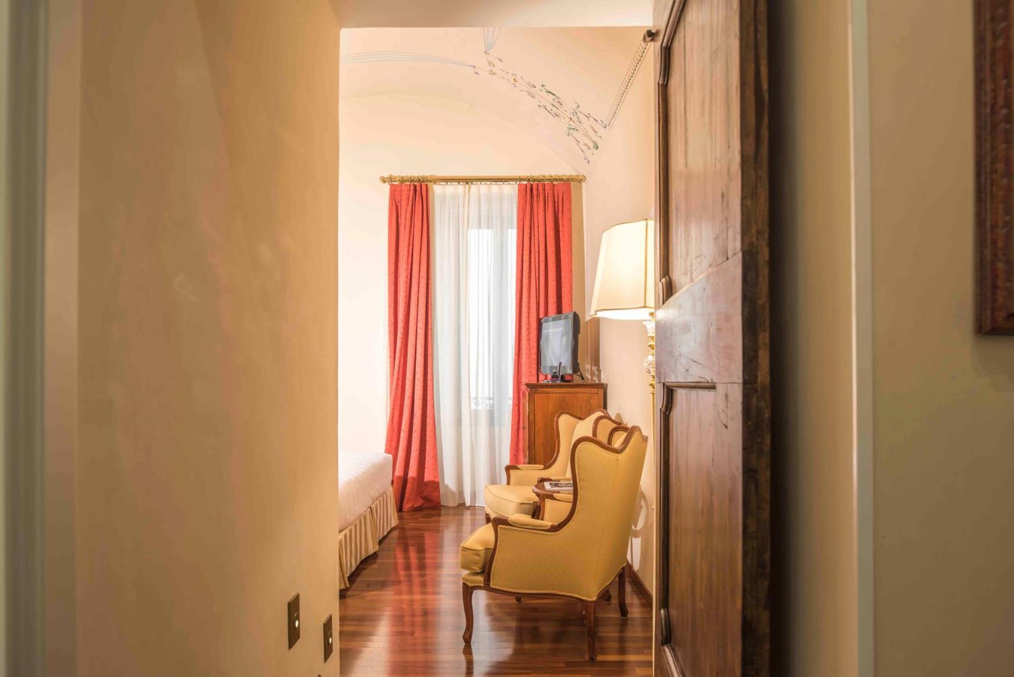 Golden Tower Hotel & Spa Florence Bilik gambar A room at the hotel