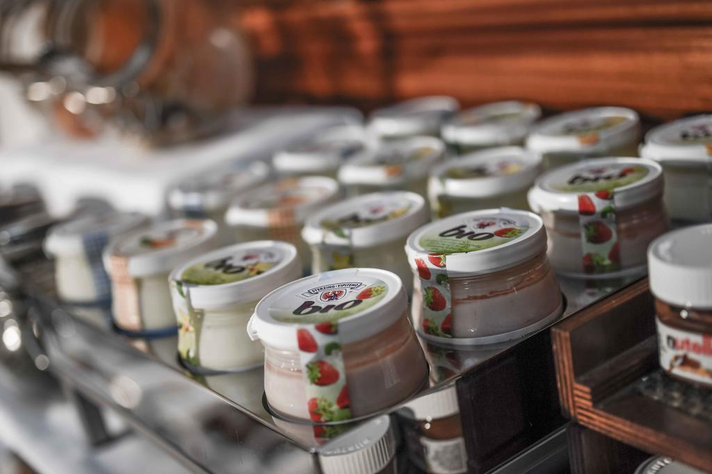 Golden Tower Hotel & Spa Florence Luaran gambar A selection of Italian ice cream